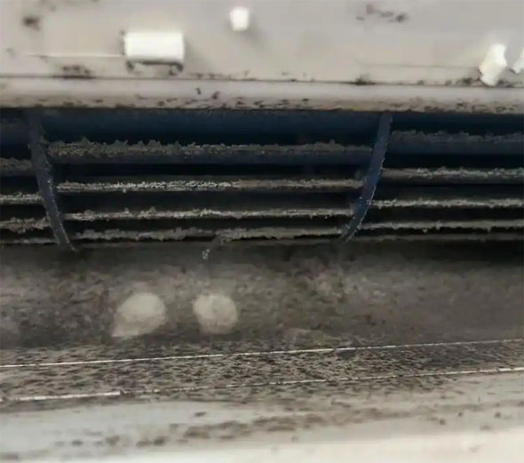 烈山空调吹的风有股烧焦味是怎么回事